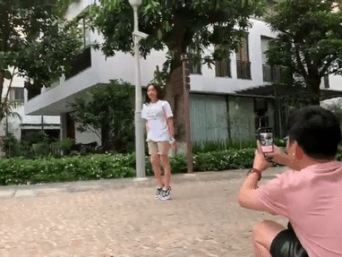 Diệu Nhi lầy số 2 thì không ai dám nhận số 1: Pose dáng chụp hình mà uốn éo đến nỗi 'co khớp'