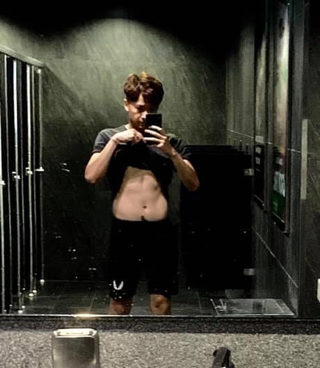 Tưởng được khen khi khoe body hết mỡ, nào ngờ Ngô Kiến Huy bị cả showbiz nhảy vào chơi khăm-3