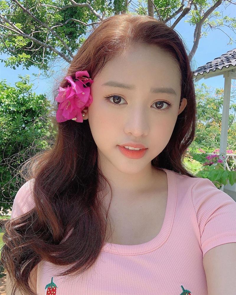 Thúy Vi lộ mặt cứng đơ, kém mịn màng khác xa ảnh tự sướng ảo tung chảo-7