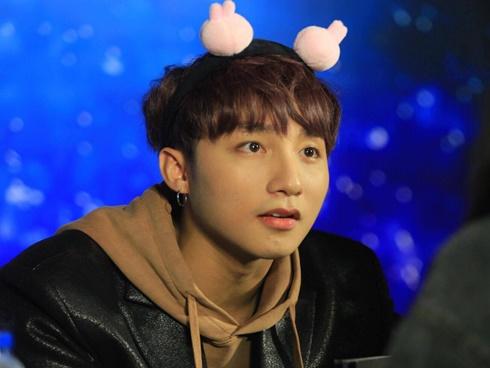 Sơn Tùng than thở rất muốn chơi gameshow nhưng không được ai mời, fan rủ nhau inbox nhà đài... 'rao bán' thần tượng