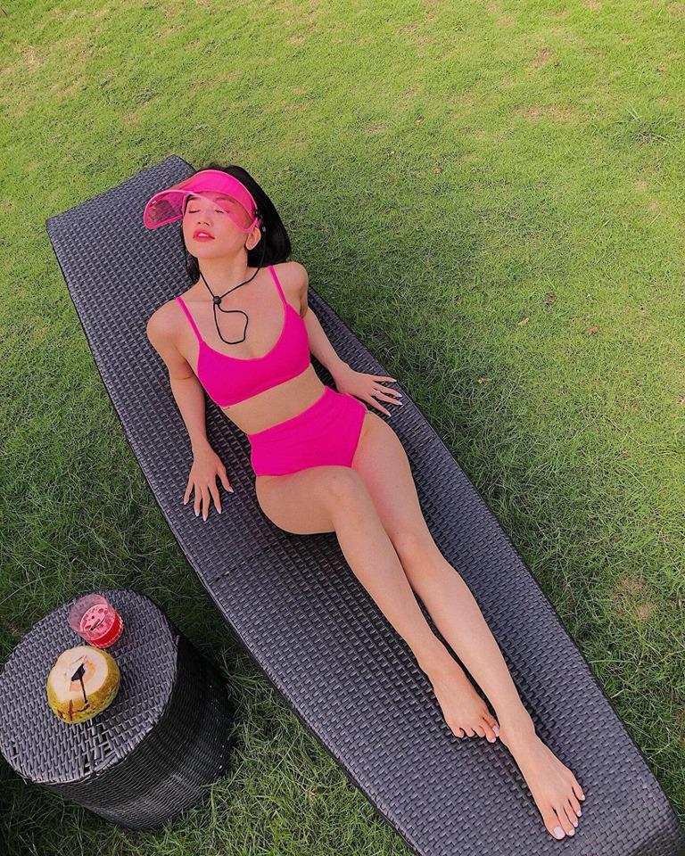 Sĩ Thanh mặc bikini gợi cảm hút mắt ở bể bơi, fan khen hết lời-5