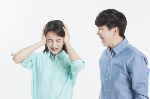 Tử vi cảnh báo, 3 cặp con giáp khắc khẩu, lấy nhau tình tiền tiêu tán, mãi không hạnh phúc-1