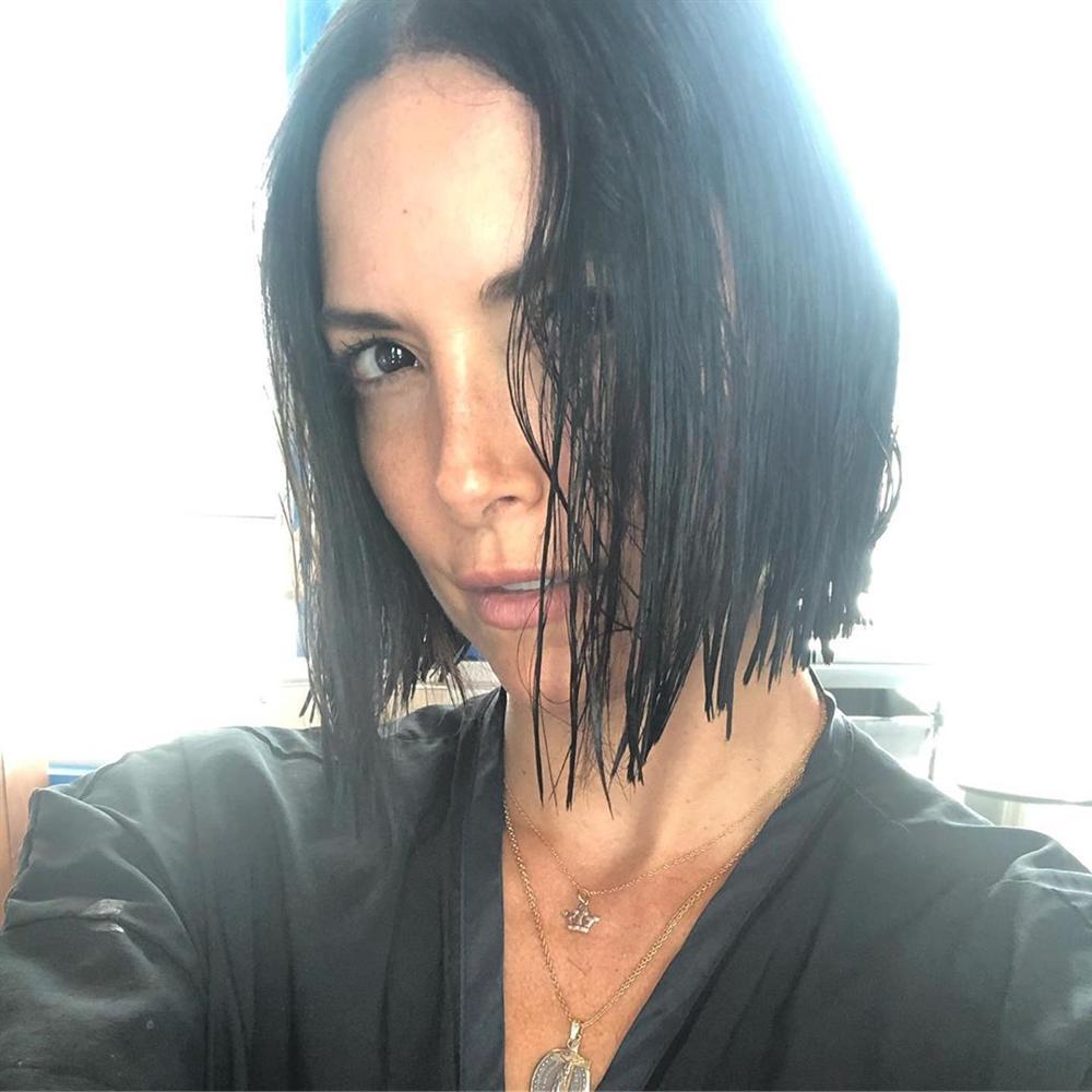 Bản tin Hoa hậu Hoàn vũ 7/8: Hoàng Thùy bất cẩn để lộ hình xăm trước ngày thi quốc tế?-6