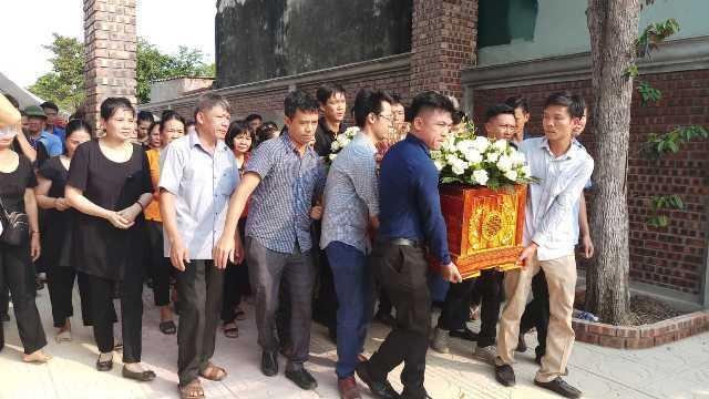 Hé lộ nhiều nghi vấn trong kết quả khám nghiệm tử thi bé trai 6 tuổi tử vong vì trường Gateway bỏ quên trên xe bus-3