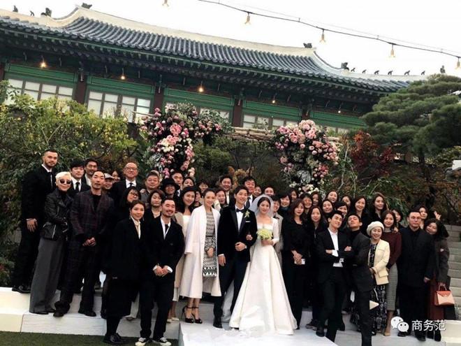 Sao đi đám cưới: Người được khen biết ý, kẻ bị chê kém duyên-1