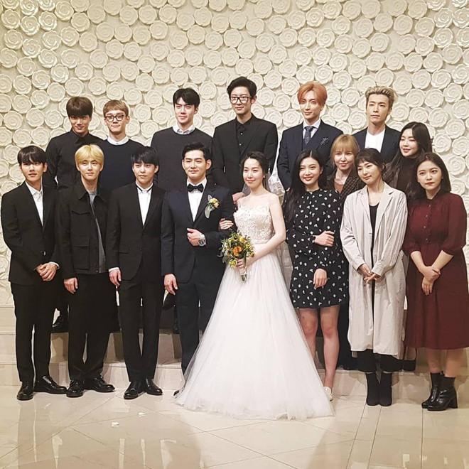 Sao đi đám cưới: Người được khen biết ý, kẻ bị chê kém duyên-7