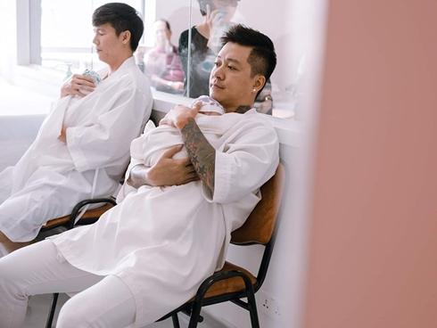Tuấn Hưng vô tình làm lộ thông tin vợ chồng Lý Hải vừa chào đón con thứ 5?