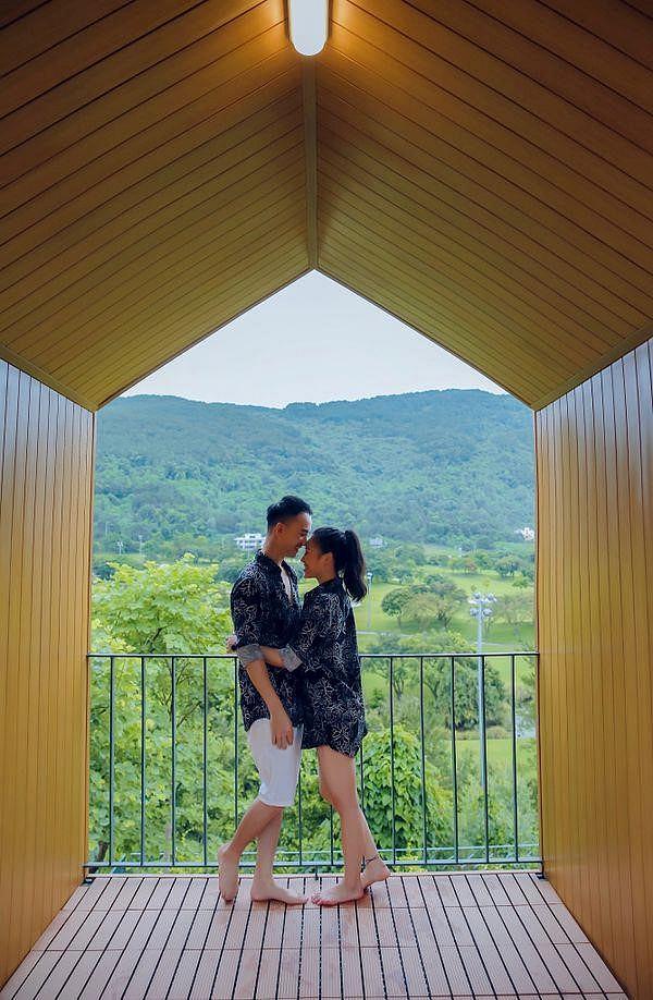 Dũng ‘Về nhà đi con’ và bạn gái hot girl hàng ngày sành điệu thế nào?-6