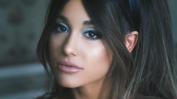 Nhạc mới còn chưa ra hết, Ariana Grande đã vội vàng đi phụ bạn thân sáng tác single-3