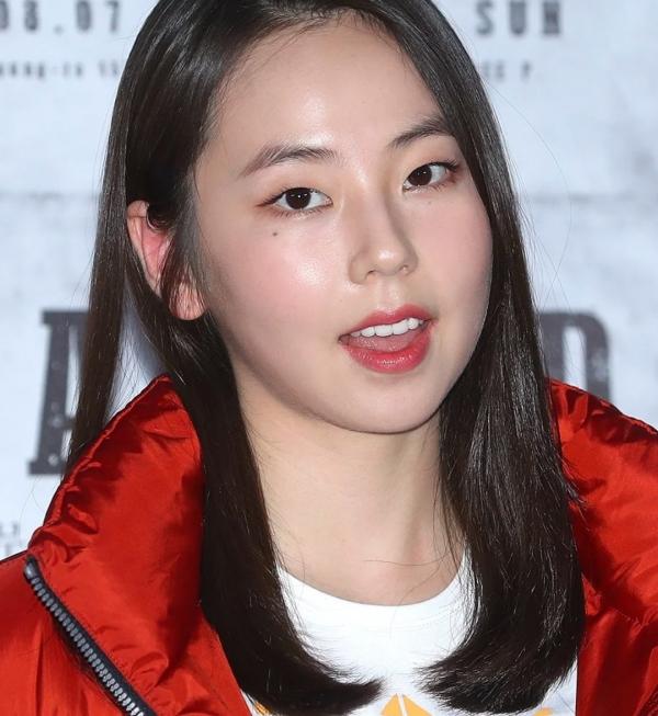 Cựu thành viên Wonder Girls gây sốc khi diện áo khoác dày cộp giữa thời tiết nóng nhất lịch sử Hàn-5