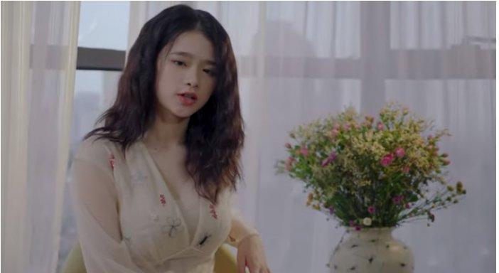 Hot girl Linh Ka gây tranh cãi khi chưa 18 đã miết mải học bí kíp mẹ bỉm sữa hòng có mông nở eo thon-1
