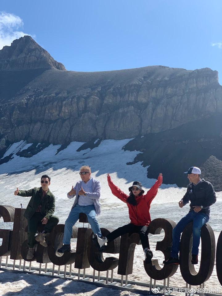 Cô Cô Lưu Diệc Phi khoe ảnh ngọt ngào cùng Dương Quá Huỳnh Hiểu Minh-12