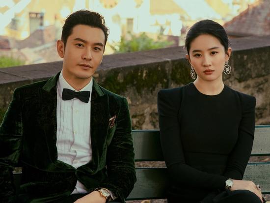 'Cô Cô' Lưu Diệc Phi khoe ảnh ngọt ngào cùng 'Dương Quá' Huỳnh Hiểu Minh