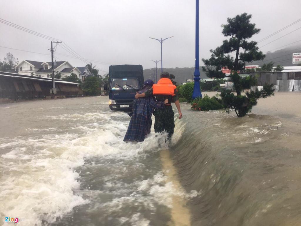 Phú Quốc ngập chưa từng thấy, giao thông bị chia cắt-3