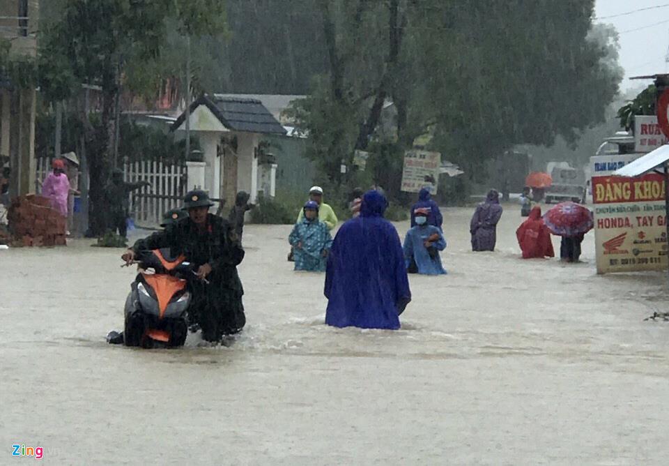 Phú Quốc ngập chưa từng thấy, giao thông bị chia cắt-7