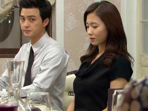 Bê mâm lễ đến nhà người yêu dạm ngõ, tôi rụng rời tay chân khi thấy người ấy bước ra