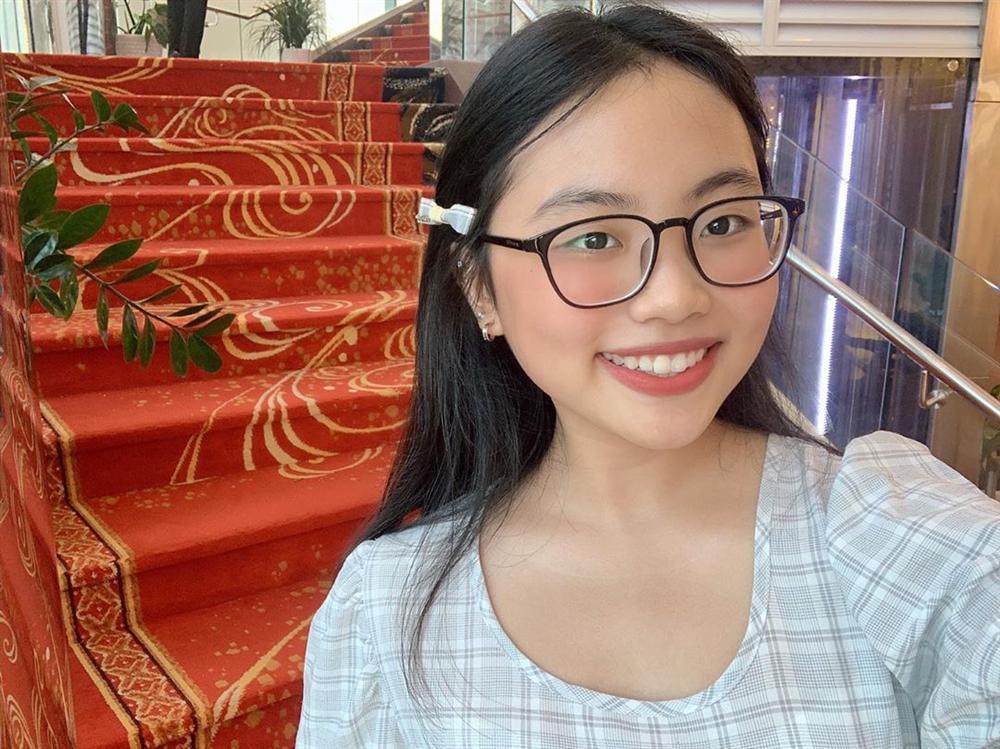 Siêu mẫu Hà Anh luận bàn cuộc sống hai mặt của các ngôi sao mang đẳng cấp quốc tế-8