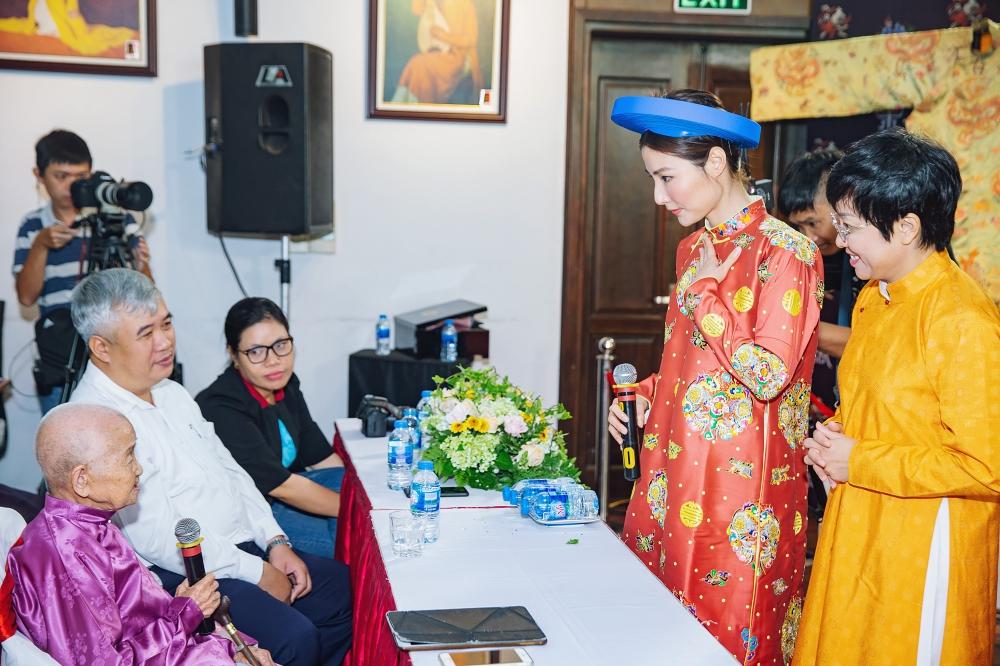 Mặc kệ scandal bị tẩy chay, Diễm My 9X vẫn được khen ngợi khi hóa thân thành Hoàng hậu lộng lẫy-6