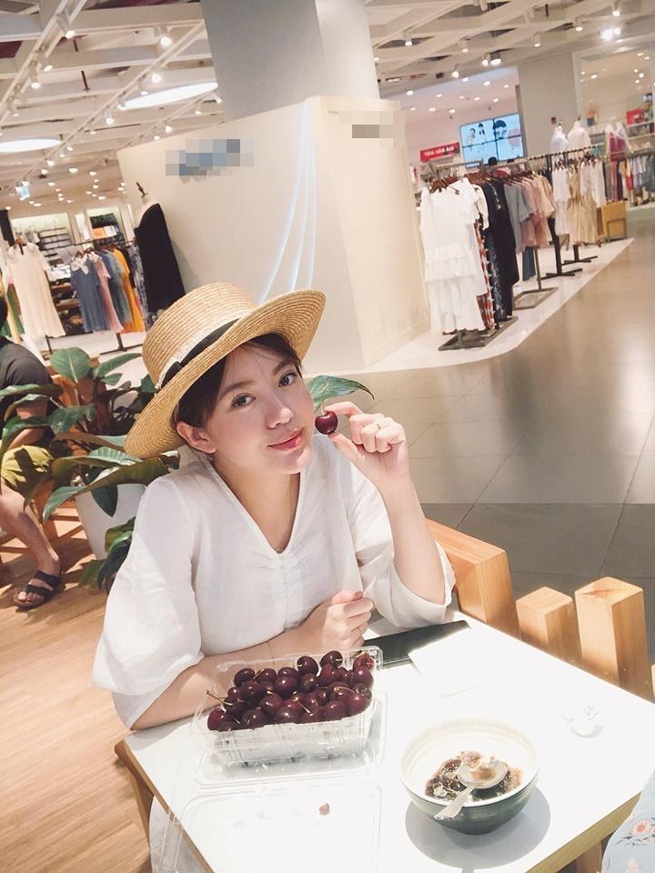 Lấy chồng sinh con cho đại gia, loạt hotgirl đình đám dần lặn mất tăm-12