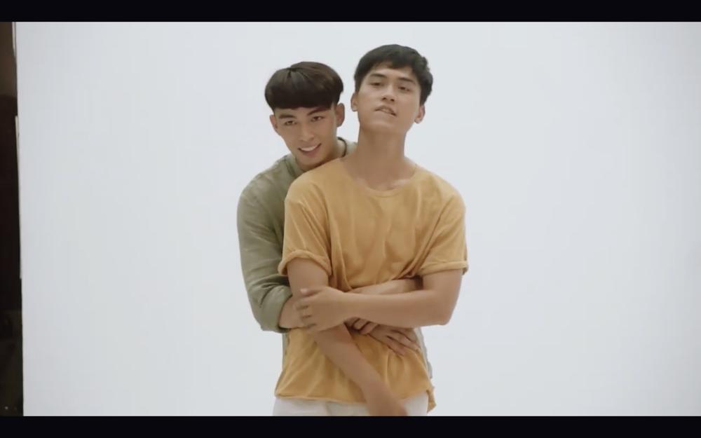 Hoàng thượng của Chi Pu và người yêu đồng tính tình bể bình cả trong phim và đời thực-12