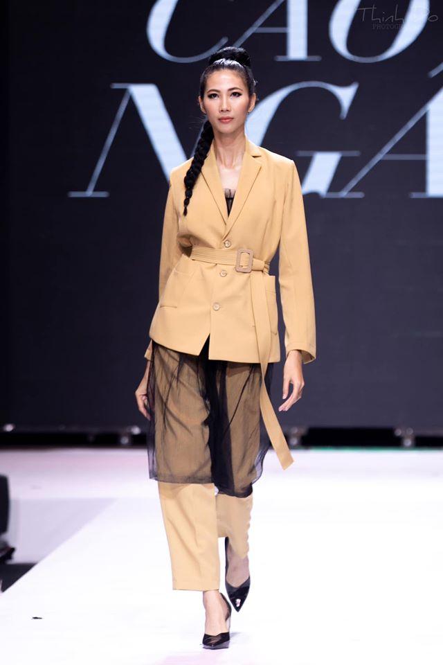 Hết thời gầy như zombie, Cao Ngân tái xuất với thần thái khó ai bì kịp khi catwalk ở VNTM 2019-2