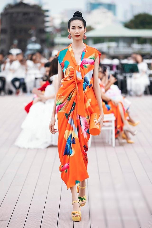 Hết thời gầy như zombie, Cao Ngân tái xuất với thần thái khó ai bì kịp khi catwalk ở VNTM 2019-8