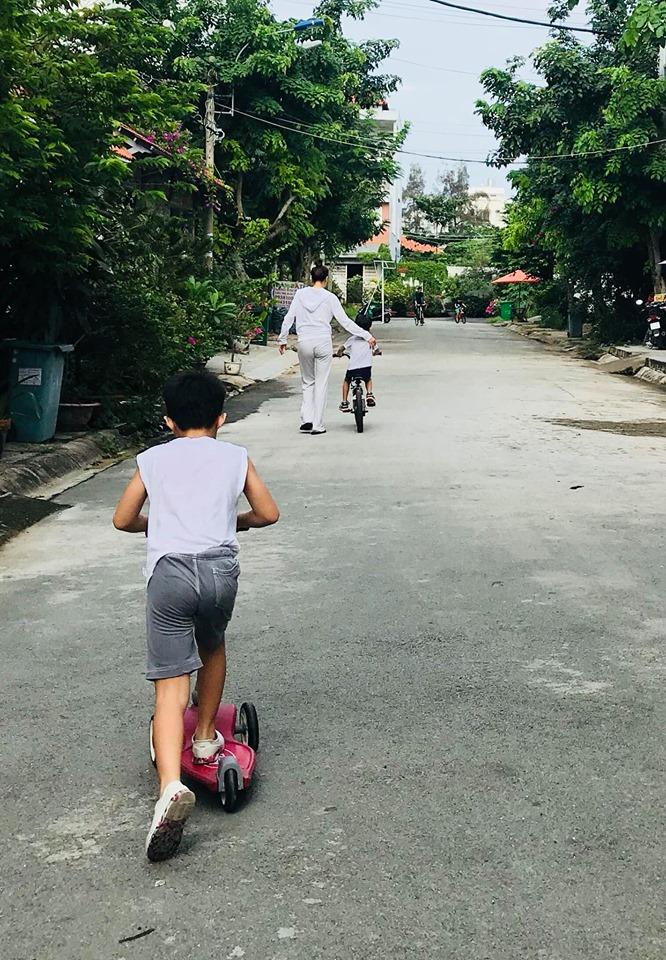 Hồ Ngọc Hà phi siêu xe xuống phố vui chơi cùng Subeo ngày cuối tuần-4