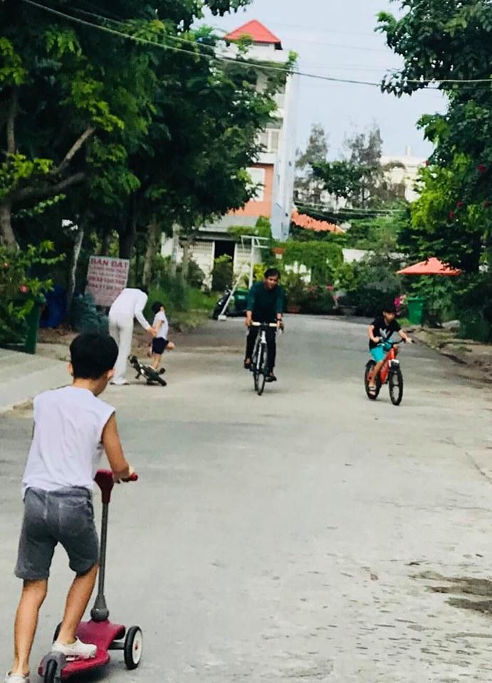 Hồ Ngọc Hà phi siêu xe xuống phố vui chơi cùng Subeo ngày cuối tuần-6