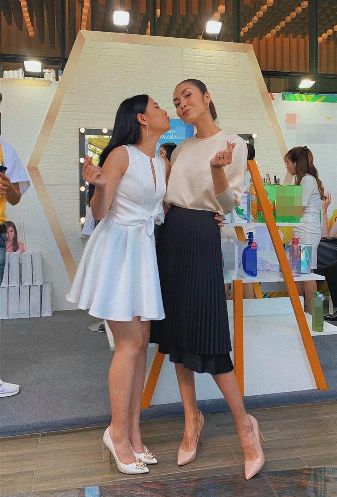 Nổi tiếng xinh đẹp, ai ngờ Hoàng Thùy Linh phải chịu cảnh lép vế khi đứng cạnh gái hai con Tăng Thanh Hà-4