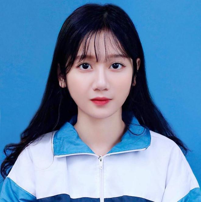 Nữ sinh 2K1 Lào Cai được dân mạng gọi là hot girl ảnh thẻ-1