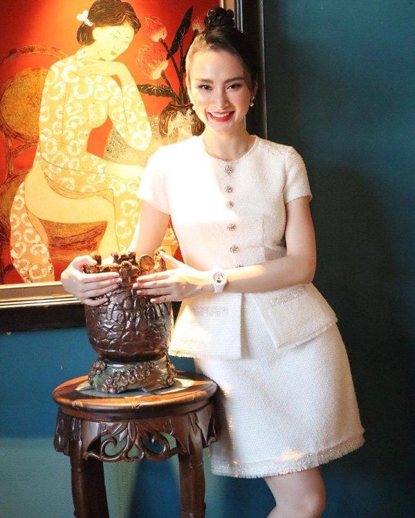 Bất ngờ khoe hình ảnh gợi cảm, phải chăng Angela Phương Trinh sắp trở lại showbiz-3