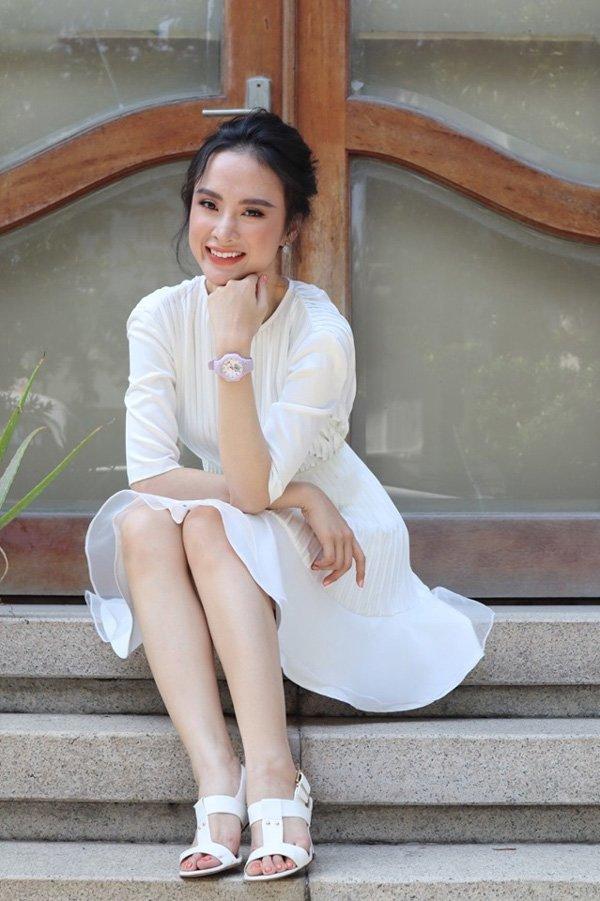 Bất ngờ khoe hình ảnh gợi cảm, phải chăng Angela Phương Trinh sắp trở lại showbiz-4