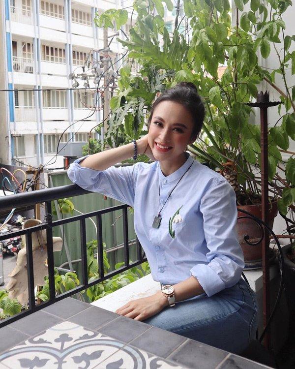 Bất ngờ khoe hình ảnh gợi cảm, phải chăng Angela Phương Trinh sắp trở lại showbiz-8