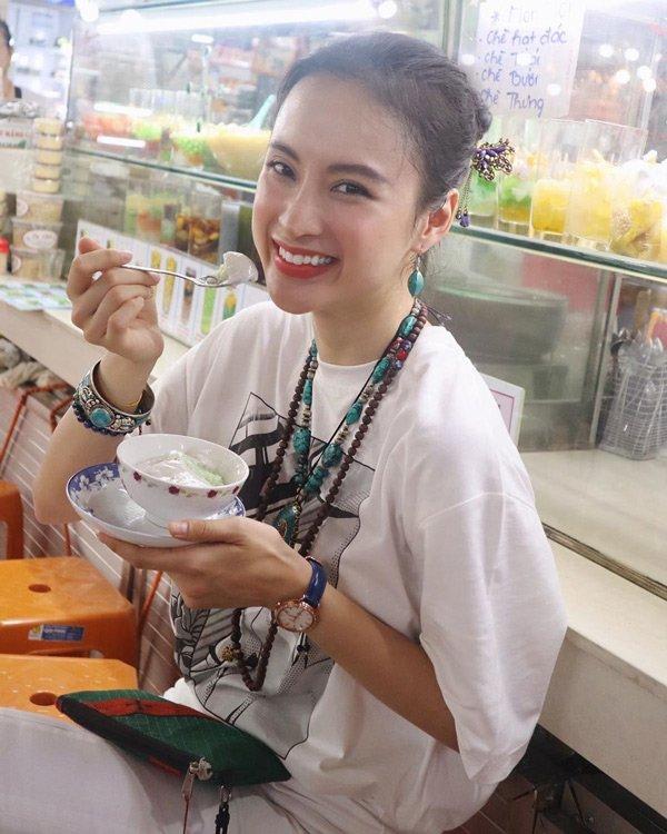 Bất ngờ khoe hình ảnh gợi cảm, phải chăng Angela Phương Trinh sắp trở lại showbiz-9