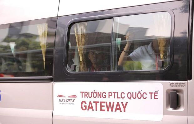Xôn xao dư luận bé trai bị đánh trên xe bus trường Gateway dẫn đến tử vong, người đưa đón trẻ nói gì?-2