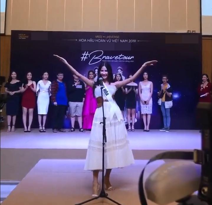 Bản tin Hoa hậu Hoàn vũ 10/8: HHen Niê hô vang Việt Nam, khí chất hùng hồn áp đảo Hoàng Thùy-2