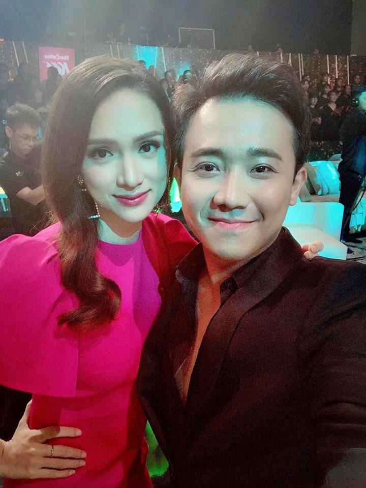 Diễn xuất linh hoạt khỏi chê nhưng biểu cảm của Trấn Thành khi chụp ảnh lại nhàm đến mức 100 lần như 1-10