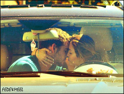 Chuyện tình 10 năm liên tục hợp tan của Miley Cyrus và Liam Hemsworth-4