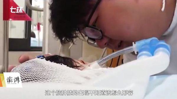 Cảm động ‘nụ hôn vĩnh biệt’ trên giường bệnh của chàng trai dành cho bạn gái trước khi qua đời-4