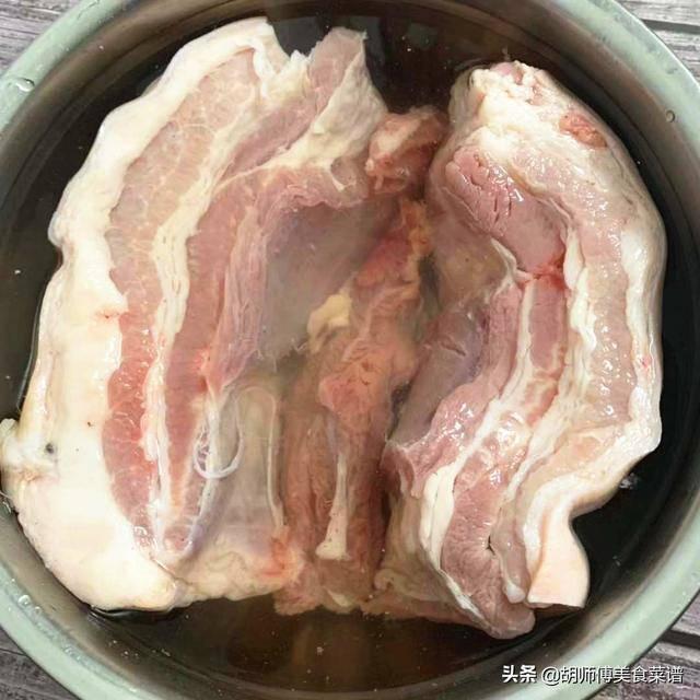 Luộc thịt lợn dùng nước nóng hay lạnh, nếu dùng sai thịt vừa khô vừa không thơm-1
