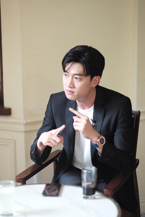 Quốc Trường lần đầu lên tiếng về tin đồn tình cảm với Lê Phương, Mai Phương Thúy và Midu-4