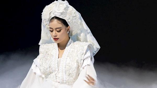 ‘Tứ phủ’ của Hoàng Thùy Linh: Sáng tạo hay chưa hiểu đạo?-1