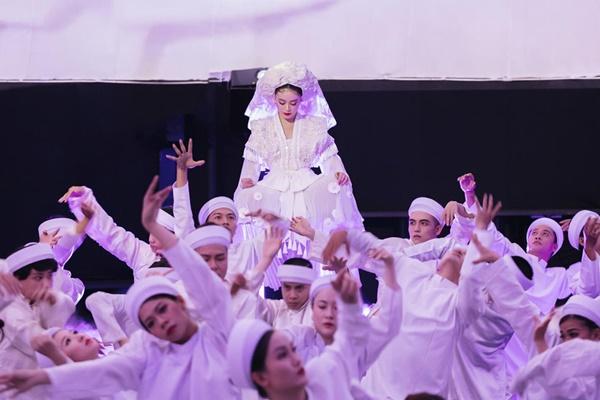 ‘Tứ phủ’ của Hoàng Thùy Linh: Sáng tạo hay chưa hiểu đạo?-3