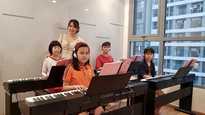 Cô giáo dạy piano bức xúc vì bị bình luận khiếm nhã trên mạng-2