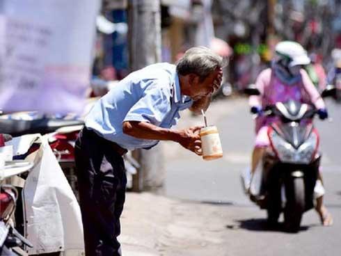 Miền Bắc nắng nóng, oi bức kéo dài trong vài ngày tới với nền nhiệt trên 37 độ C-1