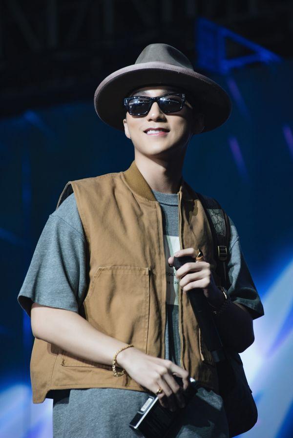 Sơn Tùng M-TP khiến fan giật mình thon thót khi công khai dự án năm 30 tuổi: Lấy vợ, sinh con và... giải nghệ-1