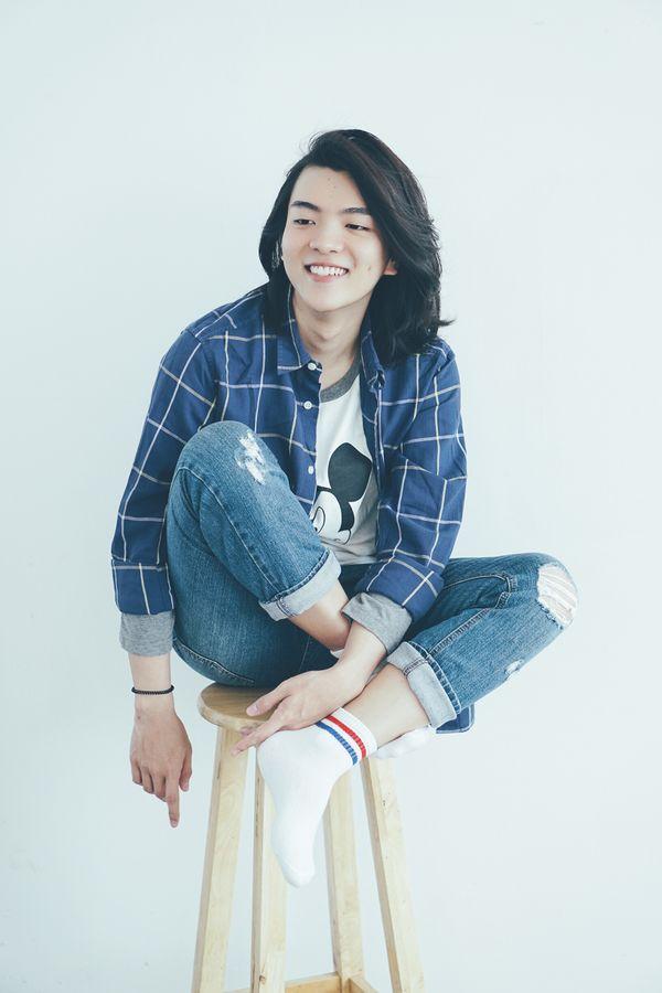 Dân mạng lùng bằng được danh tính trai đẹp để tóc dài khiến cả phái kẹp nơ cũng ghen đỏ mắt vì nhan sắc-2