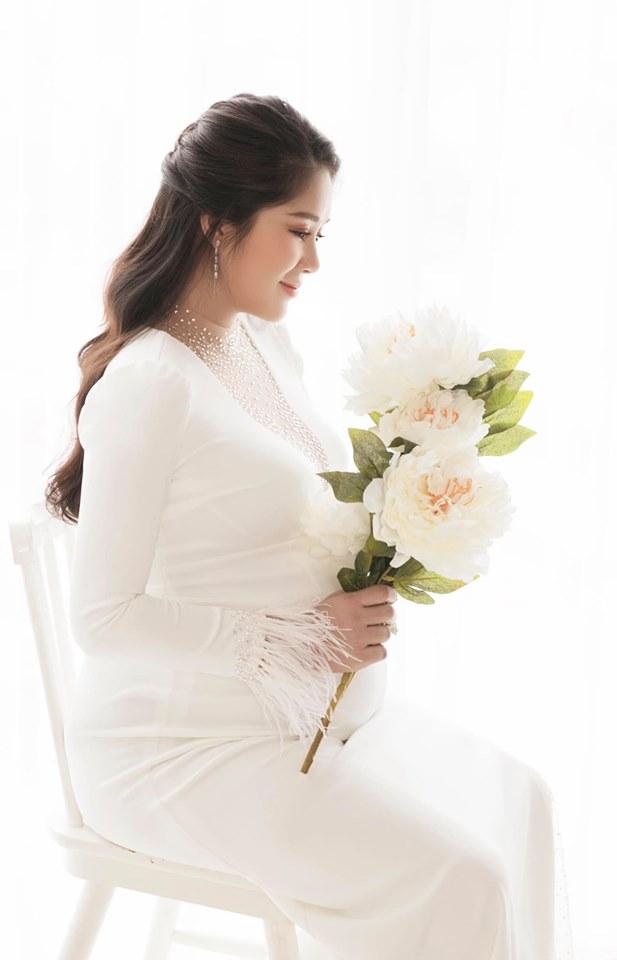 Cận kề ngày sinh, Lê Phương suy ngẫm về số phận trái ngược của hai con-1