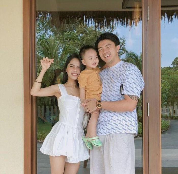 Khoe clip ôm chồng quẩy tung nóc trên bar, ca nương Kiều Anh bị cư dân mạng phản ứng dữ dội-12