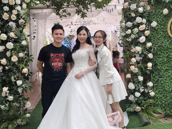 Giữa nghi án Quang Hải có bạn gái mới, Nhật Lê diện áo hở trên ngắn dưới trách đời hư ảo-4